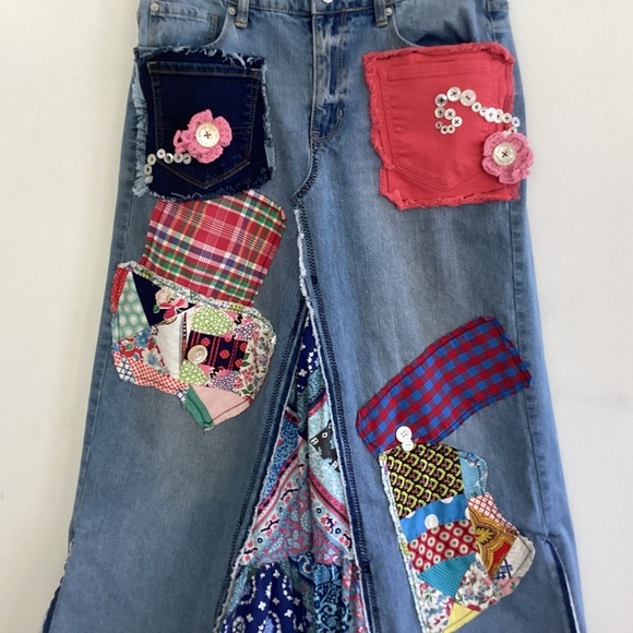 Upcycled denim jean patchwork / button embellished boho cottagecore maxiskirt 29 - Picture 9 of 15